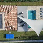 Villa Adonis
