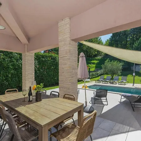 Villa Adonis