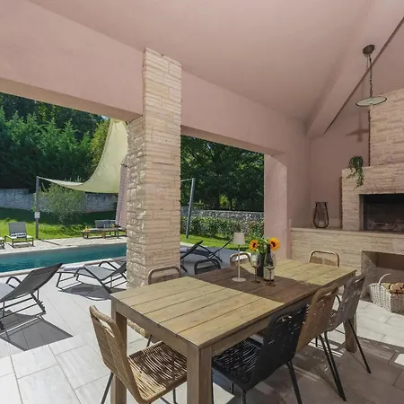 Villa Adonis