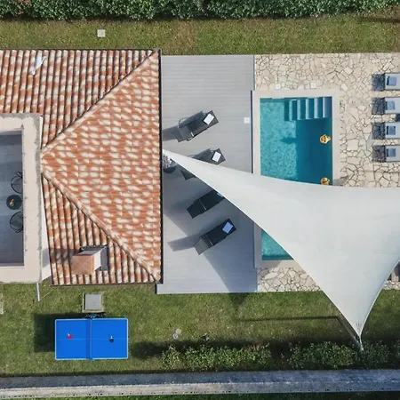Villa Adonis