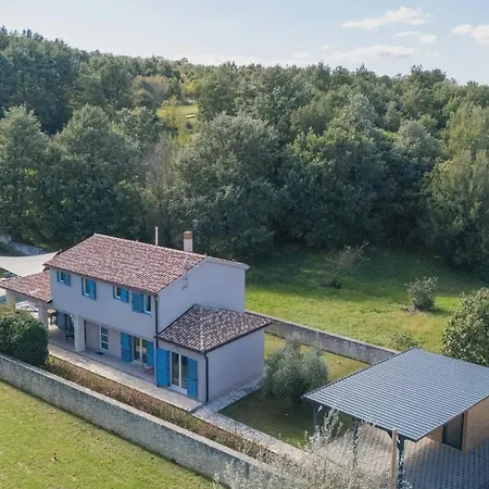 Villa Adonis