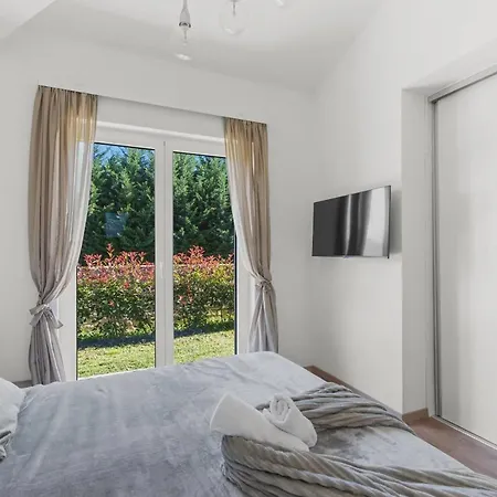 Adonis Villa *
